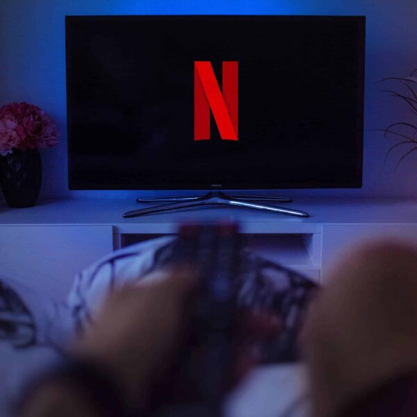 في الوقت الحالي، يبلغ سعر عصا البث 4K من Netflix 10 دولارات